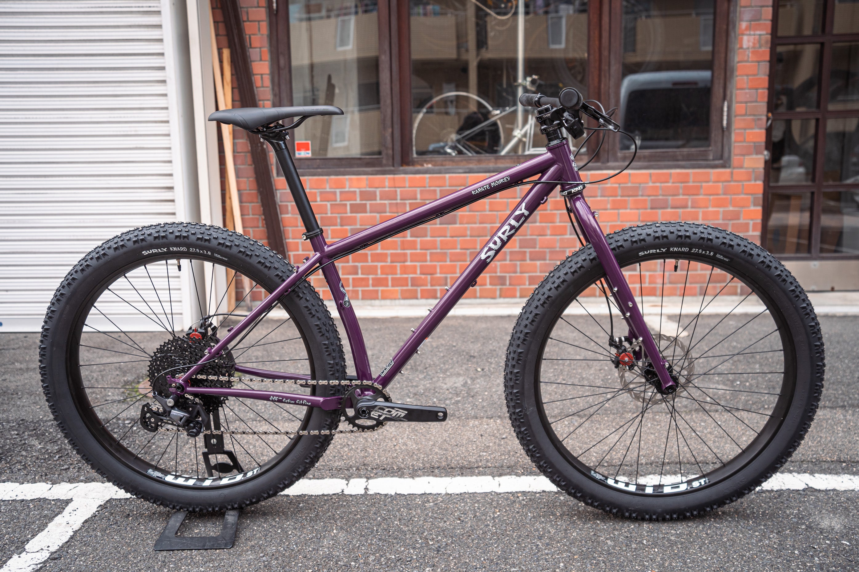 Surly Karatemonkeyの完成車とフレームセットが入荷しました