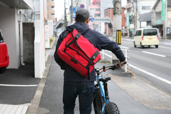 たまには斜めがけのメッセンジャーバッグを使ってみる