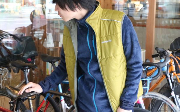 patagonia/パタゴニアのリバーシブルベストでアウトドアMIXと