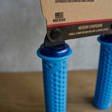 画像をギャラリービューアに読み込む, ODI Vans V2.1 Lock-On Grips グリップ(ODI)の商品画像(写真2)