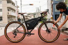 画像をギャラリービューアに読み込む, 中古SURLY BRIDGE CLUB Mサイズ Majestic Moss ドロップハンドルカスタムの側面