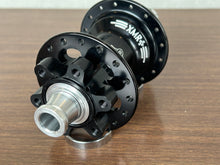 Load image into Gallery viewer, WHITE INDUSTRIES 後ハブ XMR