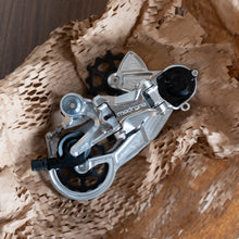 Load image into Gallery viewer, SHIMANO ケージ