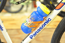 画像をギャラリービューアに読み込む, PDW スパローケージを自転車のダウンチューブに取り付けてボトルを入れた状態