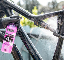 Load image into Gallery viewer, Muc-off WATERLESS WASH