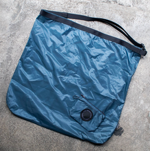 画像をギャラリービューアに読み込む, FAIRWEATHER Packable sacoche フェアウェザー サコッシュ(FAIRWEATHER)の商品画像(写真3)