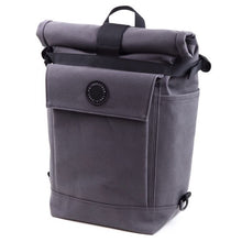 Load image into Gallery viewer, FAIRWEATHER Pannier Bag フェアウェザー パニアバッグ ツーリング 自転車 サイクリング キャンプ リュック バイクパッキング 自転車通勤 自転車通学 旅 旅行 リアラック リアキャリア コミューター 街乗り 防水性 日本製(FAIRWEATHER)の商品画像(写真3)