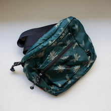 Load image into Gallery viewer, STUFFABLE FANNY PACK Poler ポーラー(Stuffable)の商品画像(写真1)