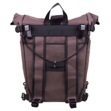 Load image into Gallery viewer, FAIRWEATHER Pannier Bag フェアウェザー パニアバッグ ツーリング 自転車 サイクリング キャンプ リュック バイクパッキング 自転車通勤 自転車通学 旅 旅行 リアラック リアキャリア コミューター 街乗り 防水性 日本製(FAIRWEATHER)の商品画像(写真6)