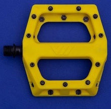 Load image into Gallery viewer, DMR V11 Pastic PEDAL プラスチックペダル(DMR Bikes)の商品画像(写真6)