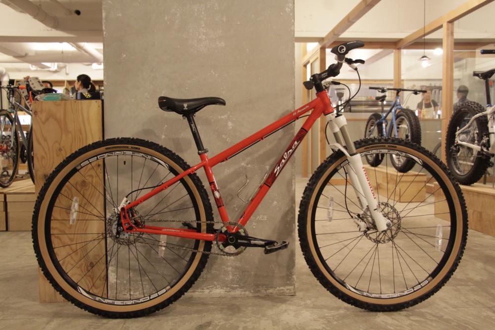 Salsa Cycles / El Mariachi