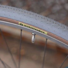 Load image into Gallery viewer, ULTRADYNAMICO Cava Race Tire (700c x 33.??) [Gray / Amber] Ultralight Dynamic Tire
