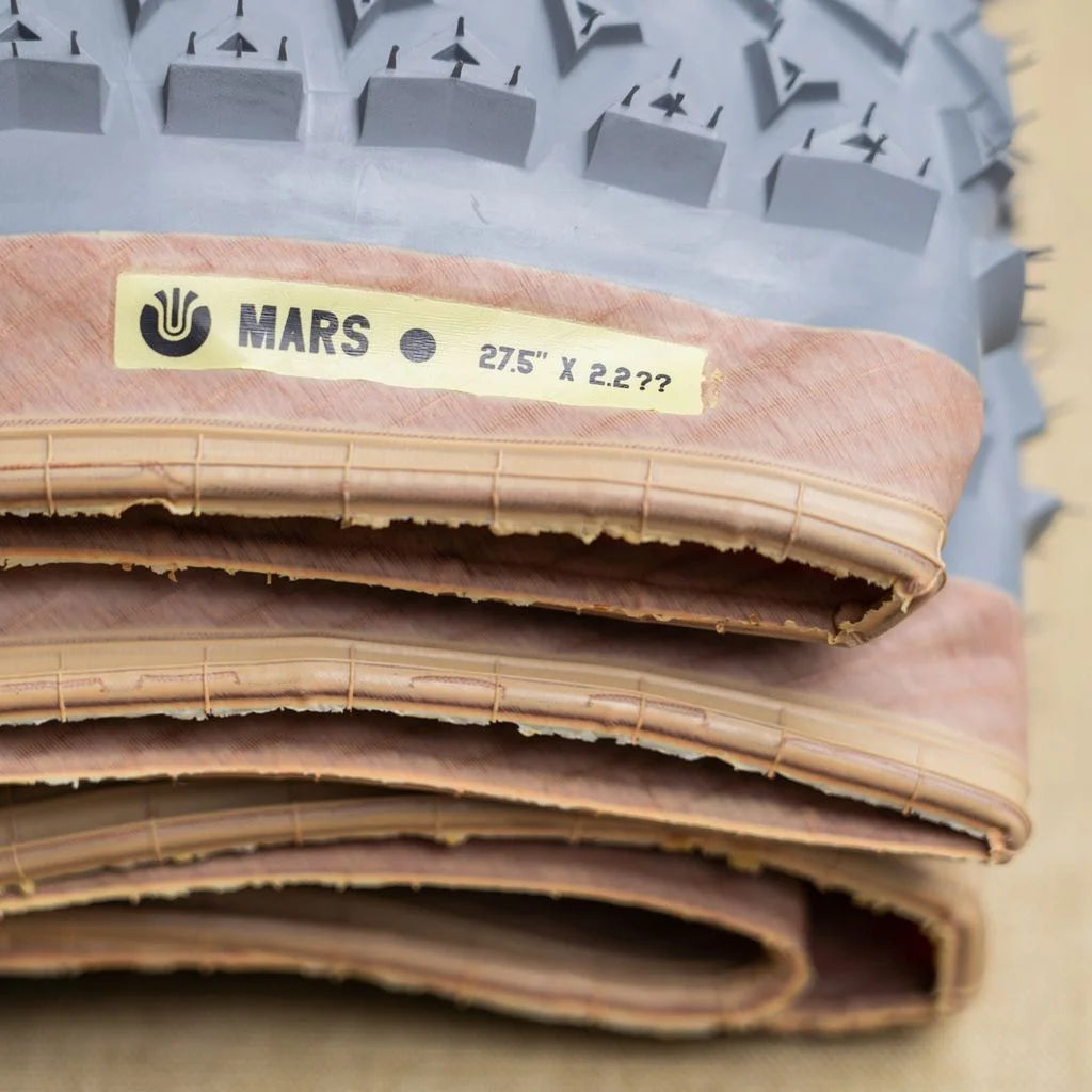 ULTRADYNAMICO mars race tire [gray / red] ウルトラダイナミコ