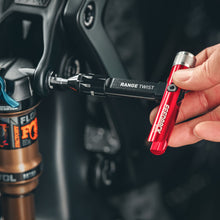 Load image into Gallery viewer, Feedback Range Twist Torque Wrench 使用シーン
