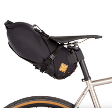 画像をギャラリービューアに読み込む, RESTRAP SADDLE BAG 8L BLACK/BLACK

