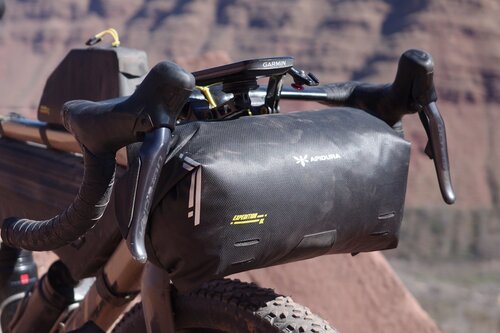 APIDURA エクスペディション サドルパック 9L｜リアライトマウント内蔵