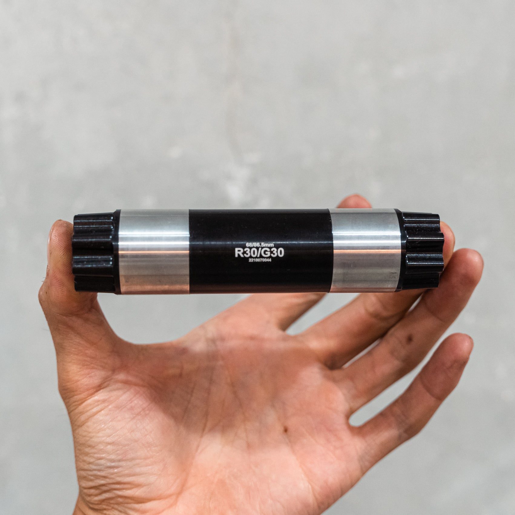 MR30クランク用 スピンドル 68/86mm ROAD WHITE INDUSTRIES MR30クランク用 スピンドル ホワイト