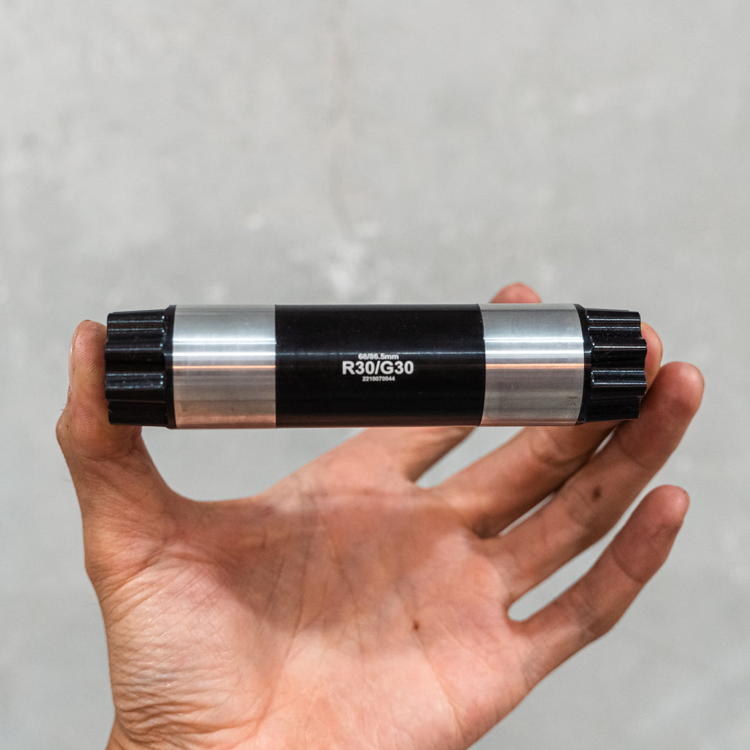 MR30クランク用 スピンドル 68/86mm ROAD WHITE INDUSTRIES MR30クランク用 スピンドル ホワイト