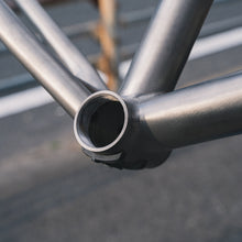 Load image into Gallery viewer, 2012 Salsa Cycles Ala Carte Ti チタンフレームセット（Salsa Cycles）の商品画像（写真3）
