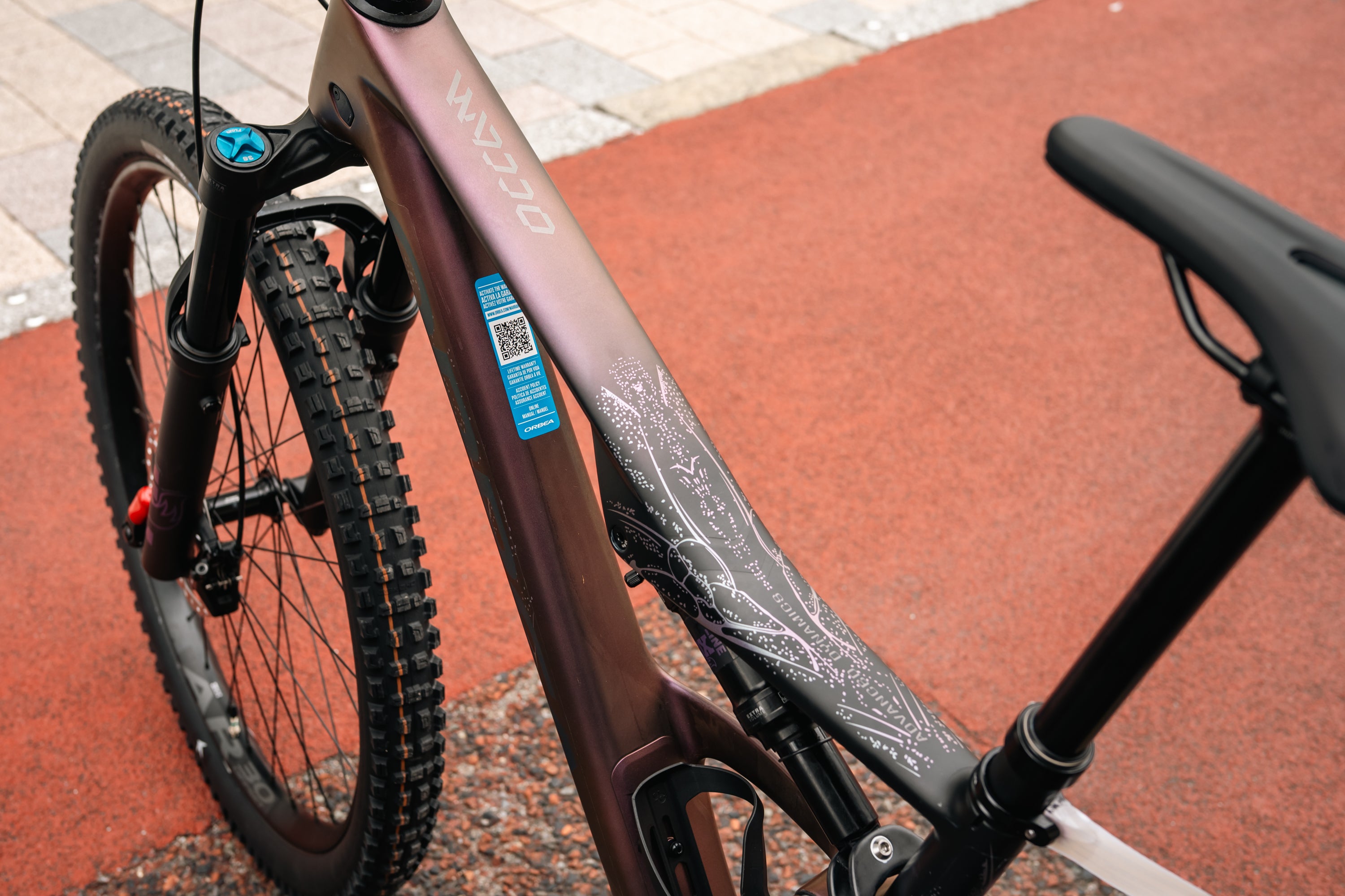 ORBEA OCCAM SL M30 Sunset Carbon Viewのフレームカラー