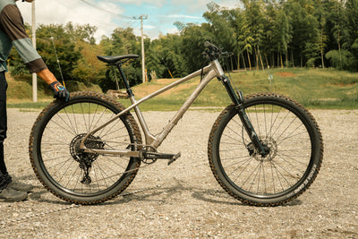 Un Authorized 16apm アルミハードテールMTB 完成車