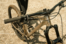 Load image into Gallery viewer, 【予約受付中／10月上旬発売予定】Un Authorized 16apm アルミハードテールMTB 完成車
