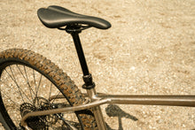 Load image into Gallery viewer, 【予約受付中／10月上旬発売予定】Un Authorized 16apm アルミハードテールMTB 完成車

