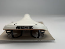Load image into Gallery viewer, BROOKS B17 STANDARD WHITE 先端ノーズとBROOKSバッジ・スチールレール｜ブルックス

