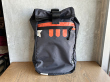 画像をギャラリービューアに読み込む, North St.  Bags アップサイクルド マイクロパニア 14L
