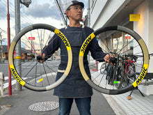 Load image into Gallery viewer, MAVIC COSMIC SLR 45 DISC 
