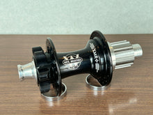 Load image into Gallery viewer, WHITE INDUSTRIES 後ハブ XMR 
