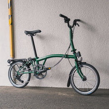 Load image into Gallery viewer, BROMPTON C Line Explore 12-speed (M handlebar, with rack) Racing Green Brompton
