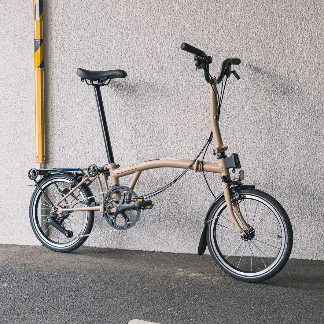 【最終値下げ】BROMPTON ベージュ BROMPTON C Line Explore 12-speed (M handlebar, with rack) Sand