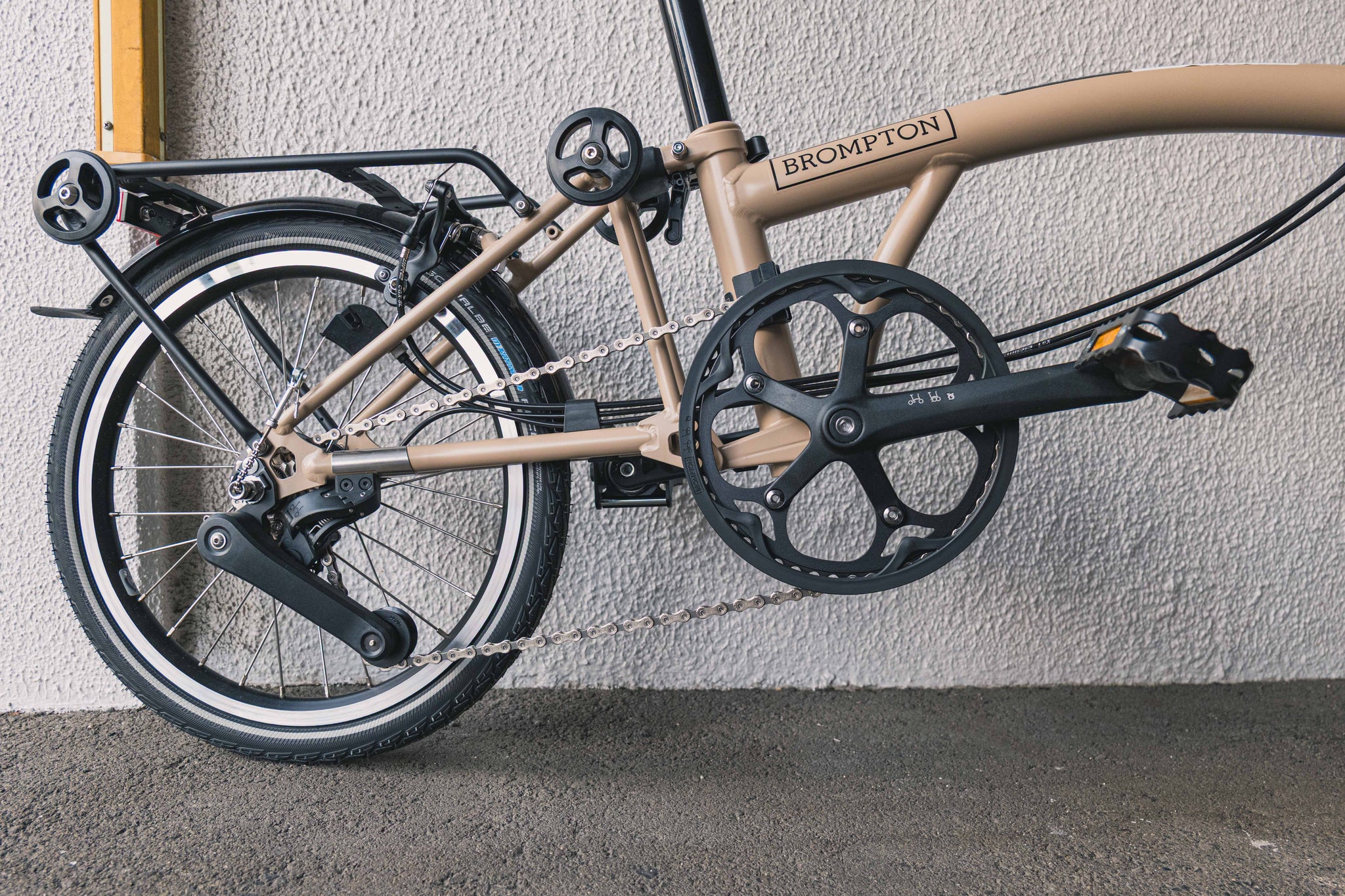 BROMPTON C Line Explore 12-speed (M handlebar, with rack) Sand