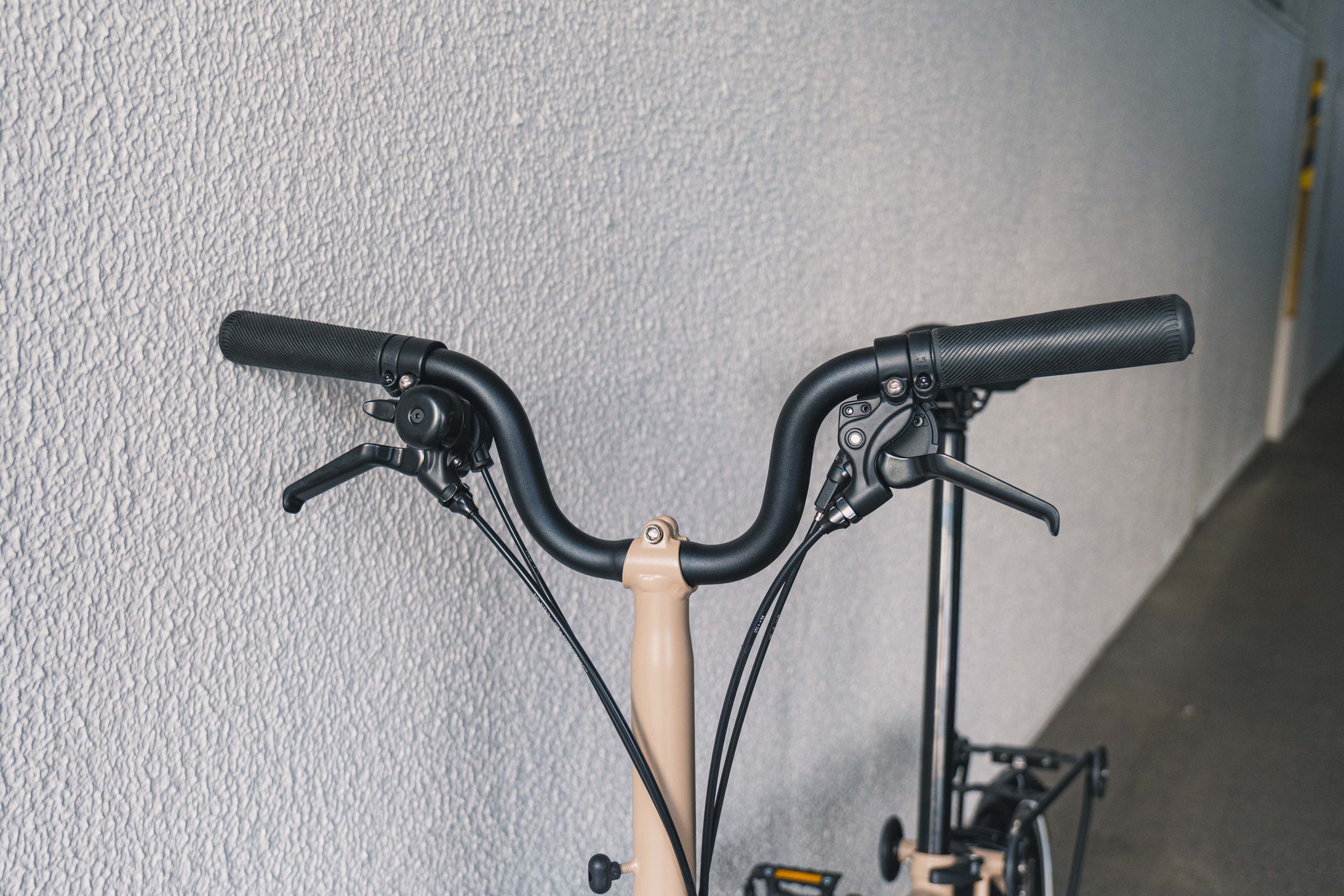 BROMPTON C Line Explore 12spd (Mハンドル、ラック有り) サンド