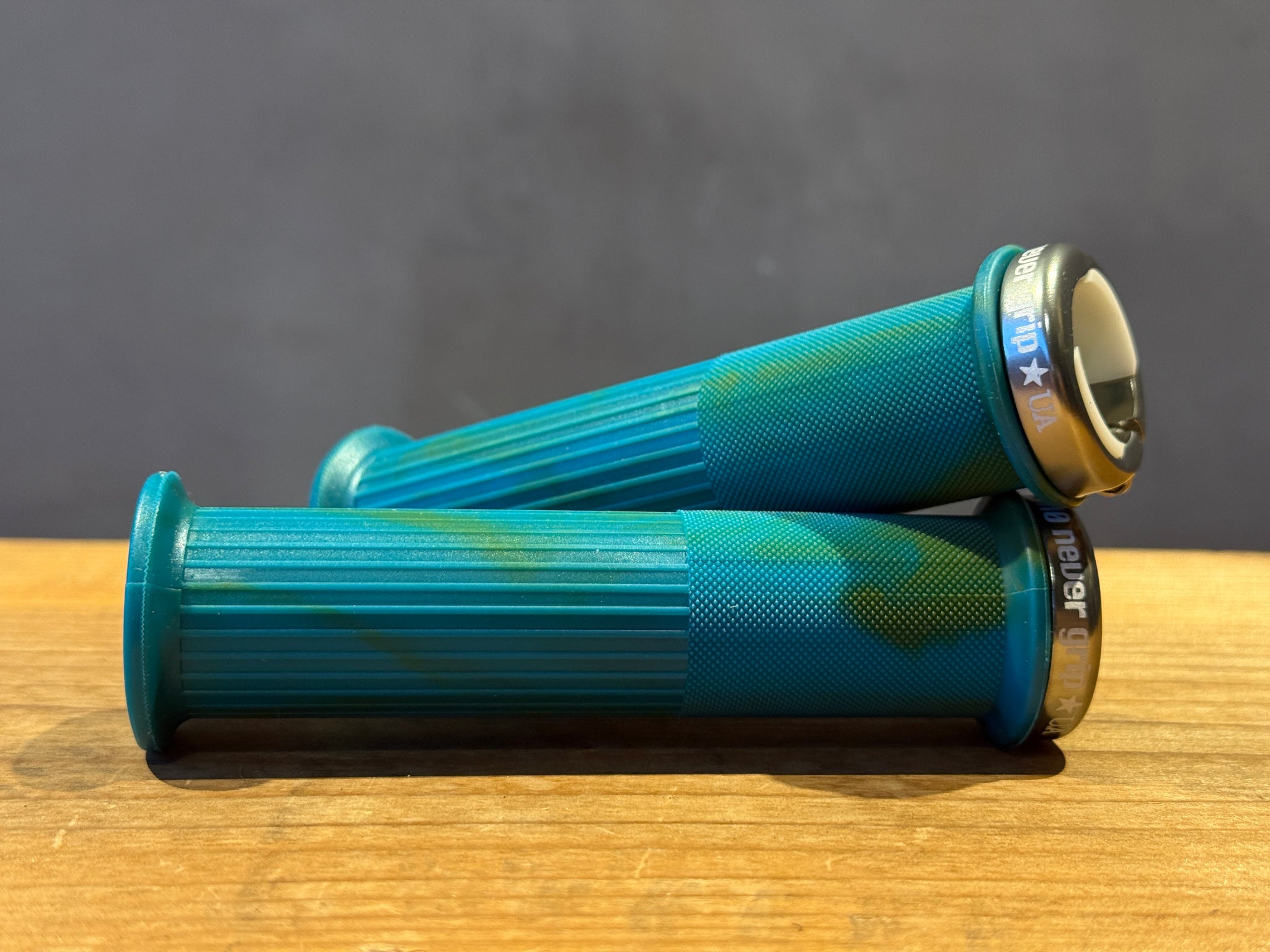 UnAuthorized NEVER EVER GRIP ULTRASLIM 激細MTBグリップ – Grumpy