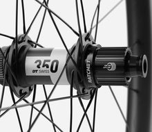 Load image into Gallery viewer, OQUO MP30TEAM SHIMANO
