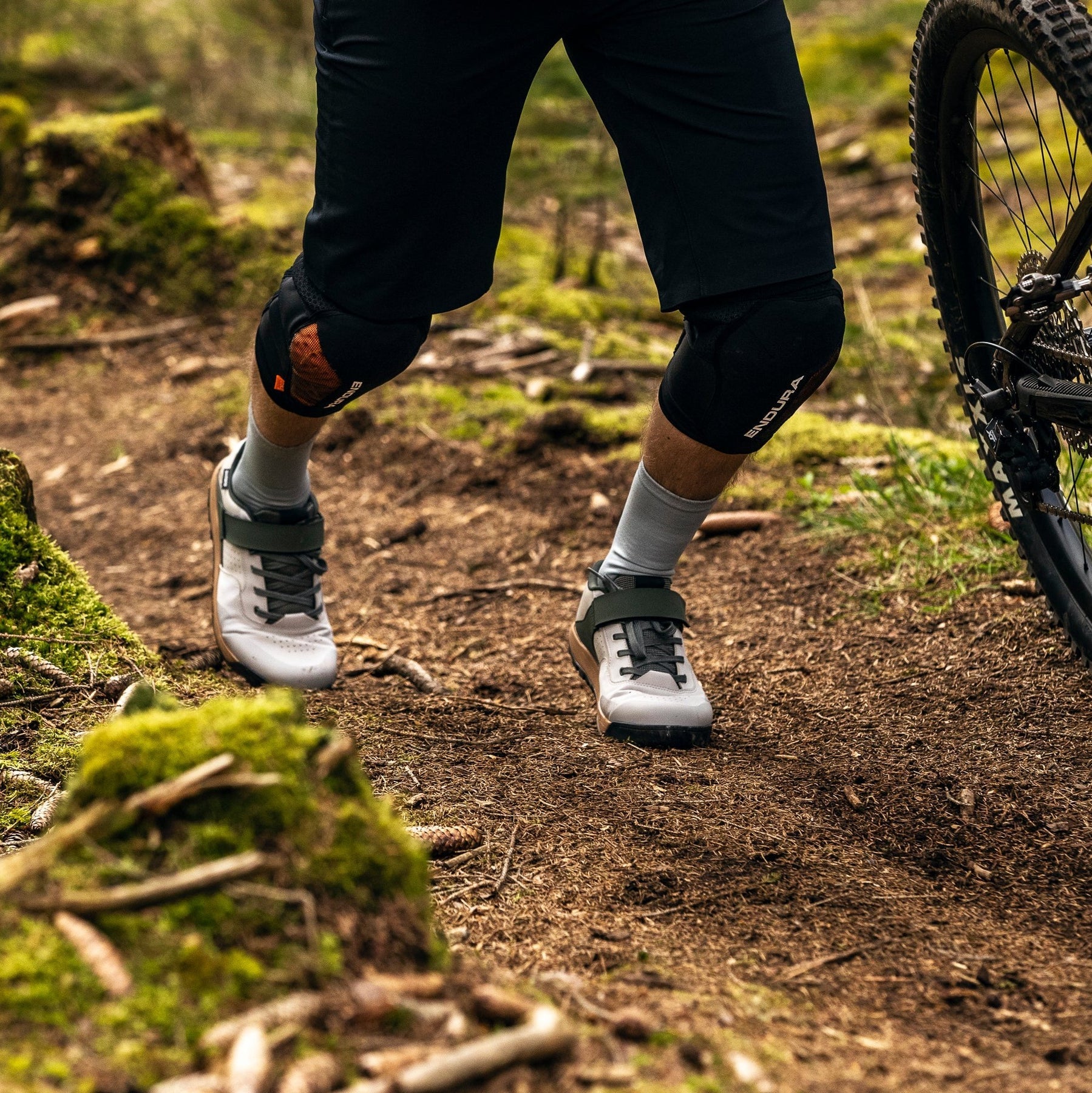 SHIMANO GE700 (SH-GE700) エンデューロ SPDシューズ – Grumpy Bike Shop