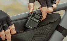 画像をギャラリービューアに読み込む, Topeak E-BOOSTER DIGITAL mini 電動ポンプ トピーク（Topeak）の商品画像（写真5）
