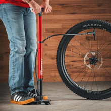 Load image into Gallery viewer, FEEDBACK SPORTS Pneuma CC Floor Pump フロアポンプ（Feedback Sports）の商品画像（写真2）
