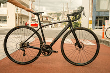画像をギャラリービューアに読み込む, 中古 TREK Domane 4 サイズ52 完成車 全体
