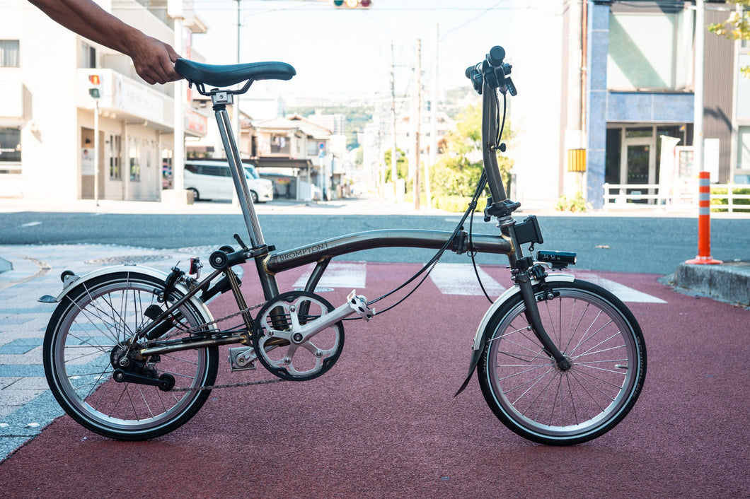 【レア】BROMPTON ブロンプトン 希少色 RAW 6段変速 S ハンドル 中古】BROMPTON RAWカラー 完成車 ストレートハンドル・6段変速