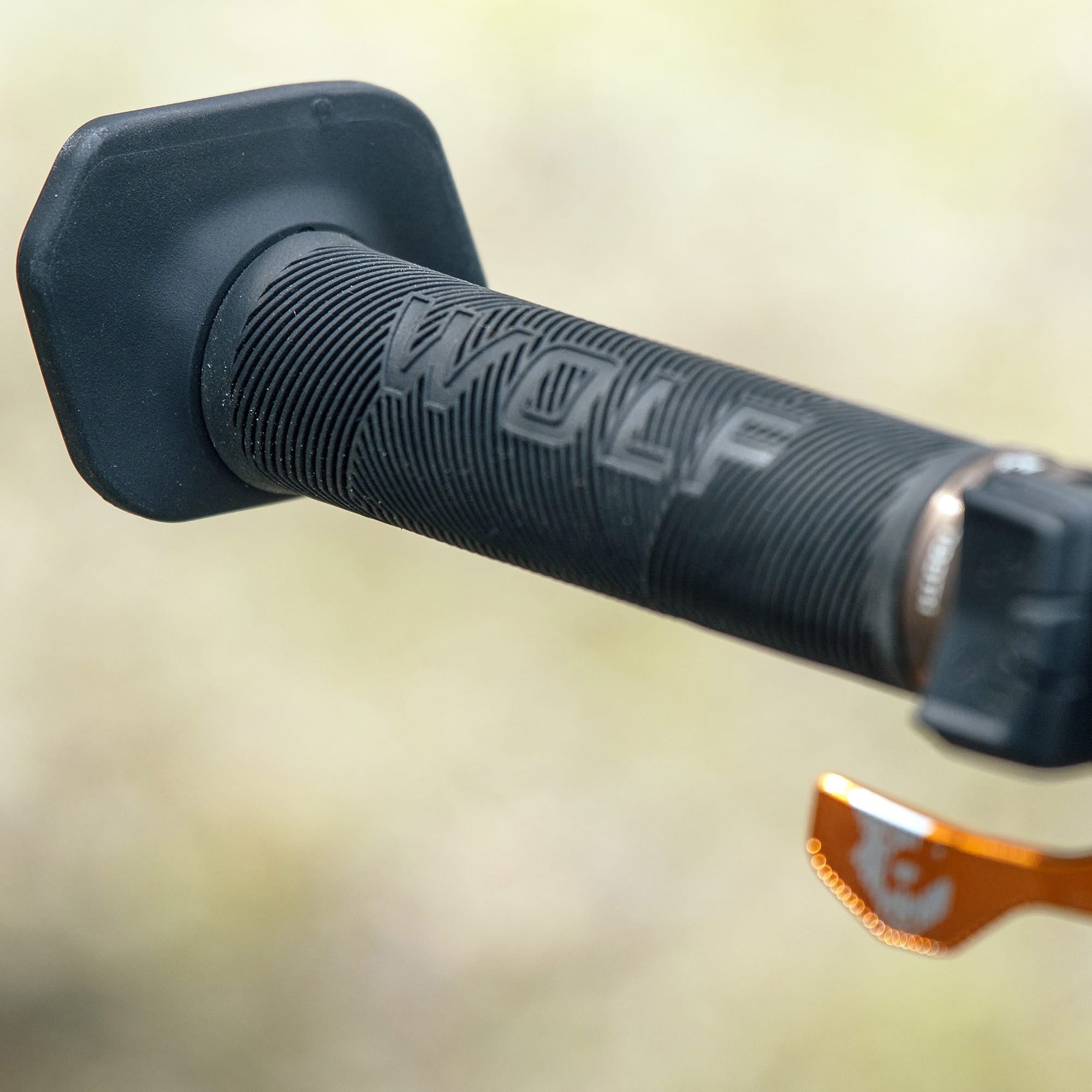 INN'S インス 限定版 WOLFIERUN FAST ウルフ Wolf Tooth Locked-In Bar Ends ロックイン・バーエンド MTB ウルフ