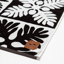 画像をギャラリービューアに読み込む, 【20%OFF】SLOWTIDE BEACH  TOWEL  KAPENA BLACK  101.6cmx177.8cm  スロータイド
