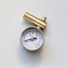 Load image into Gallery viewer, Bicycle Tire Gauge (for low pressure) Panaracer BTG-F-LP (for Presta valves only)
