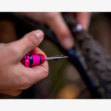 画像をギャラリービューアに読み込む, Muc-off STEALTH TUBELESS PUNCTURE PLUG 全10色 チューブレス 修理キット マックオフ MTB マウンテンバイク パンク グラベルロード（Muc-Off）の商品画像（写真3）
