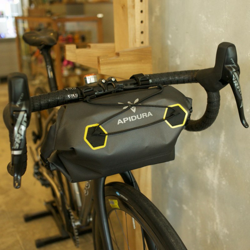 APIDURA エクスペディション ハンドルバーパック 9L 防水 – Grumpy