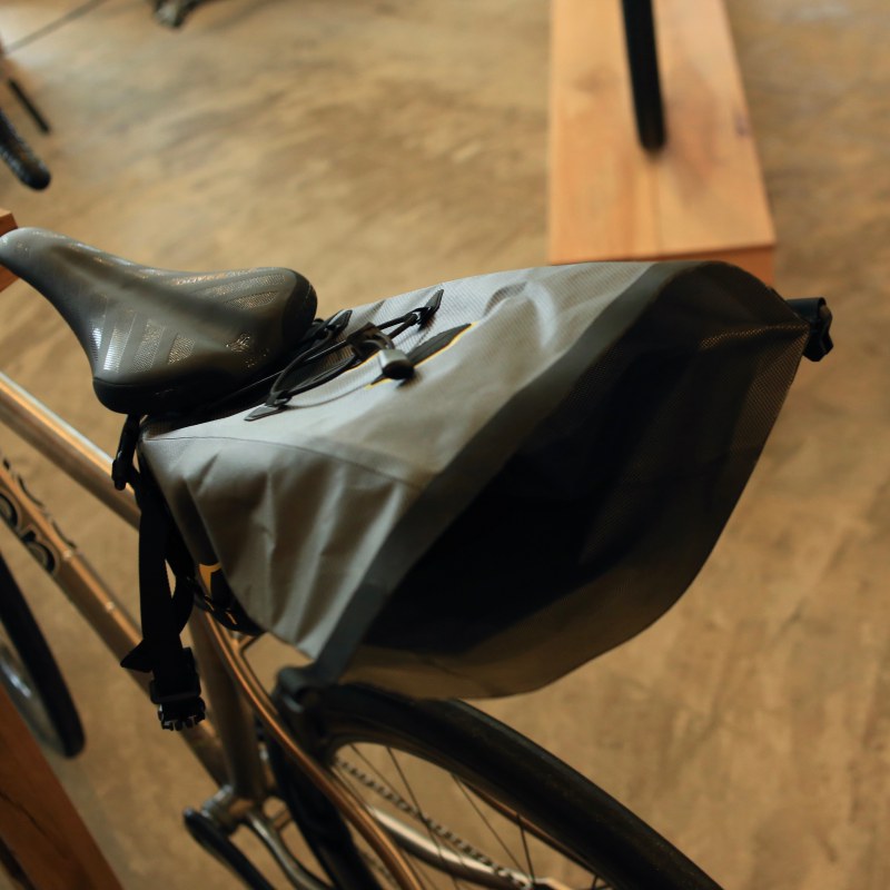 APIDURA エクスペディション サドルパック 9L 防水 – Grumpy Bike Shop