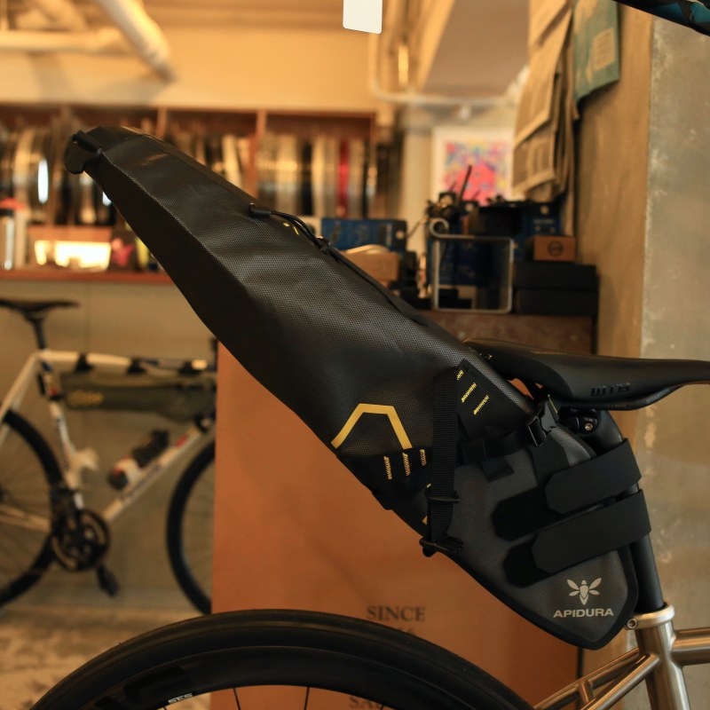 APIDURA エクスペディション サドルパック 17L 防水 大容量 – Grumpy