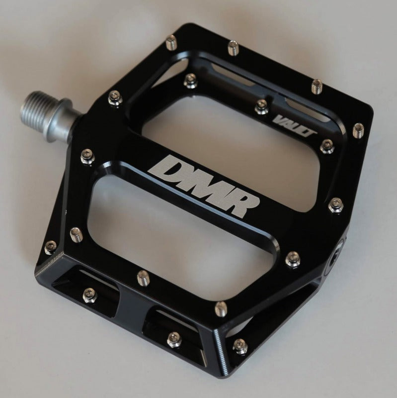 DMR VAULT フラットペダル ￼シャインブラック。 新品！未使用　匿名配送 DMR VAULT フラットペダル – Grumpy Bike Shop